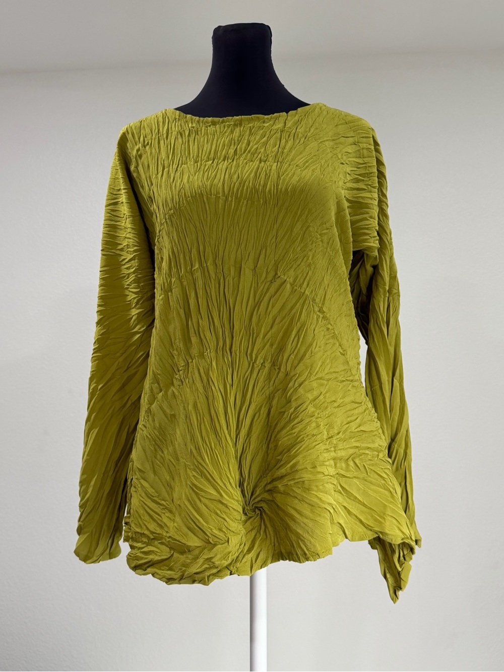 Babette Olive Green Crinkle Asymmetrical Hem Top Blouse Size 2 Long Sleeve Artsy